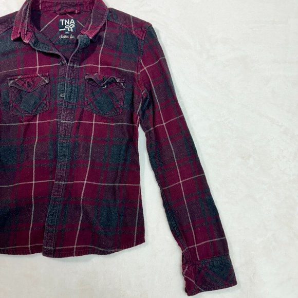TNA Aritzia Women's XS Classic Fit Red & Black Plaid Flannel Shirt Button Down - Picture 5 of 10